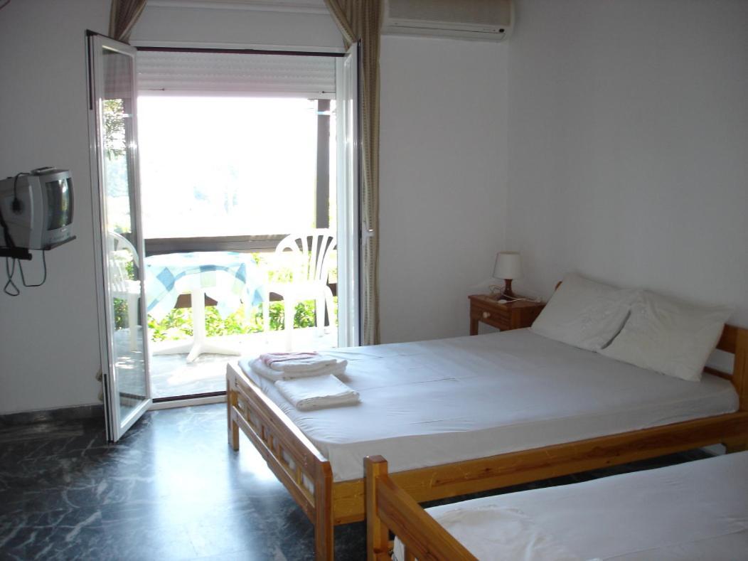 Ilias Appartements Tsaprounis Ellinika  Esterno foto