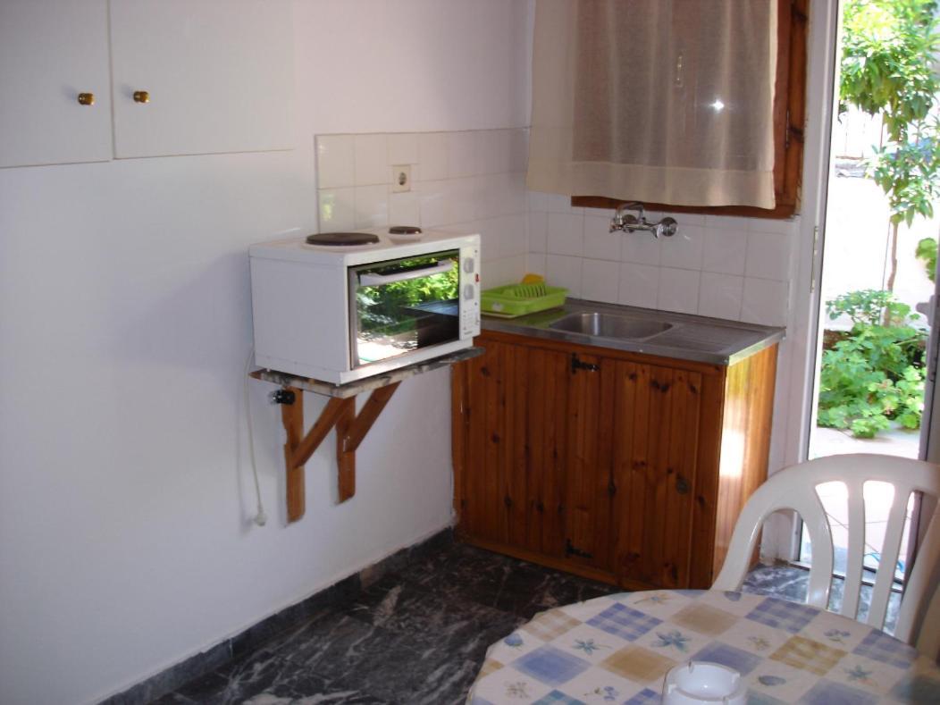 Ilias Appartements Tsaprounis Ellinika  Esterno foto
